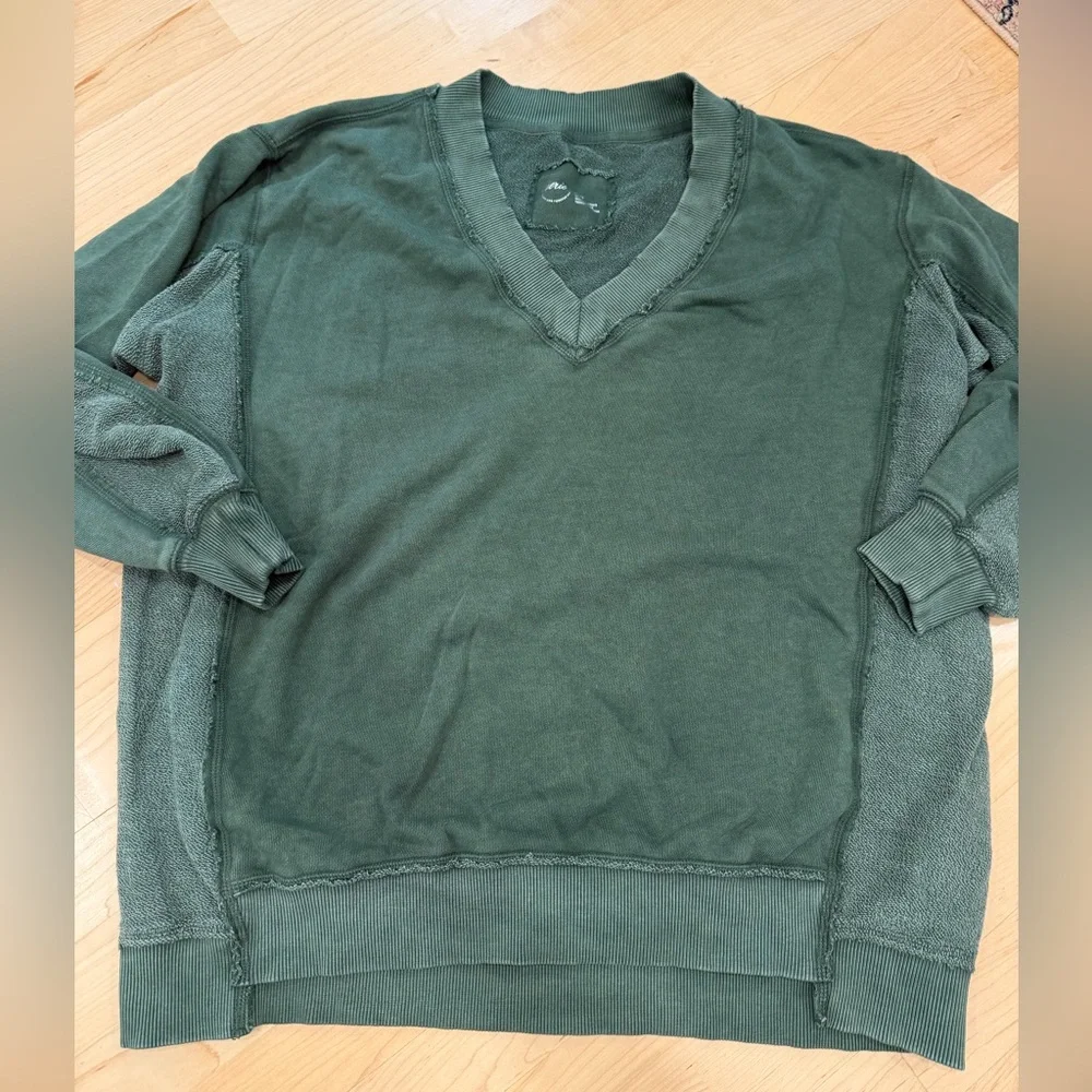 Aerie Women's Deep Green V-Neck Sweatshirt
